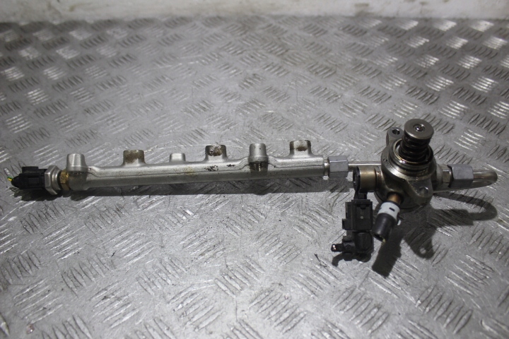 фото №1, Молдинг впрыскная seat leon iii 1.0