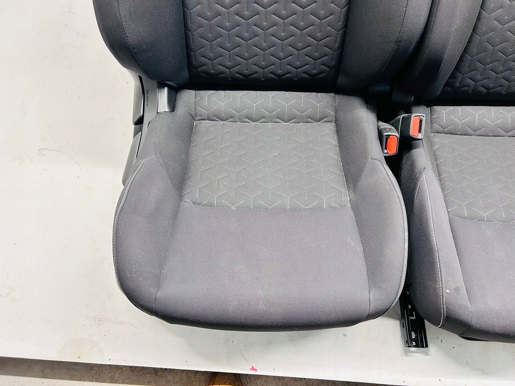 фото №7, Rav4 v гибрид сиденья заднее сиденье материал комплект