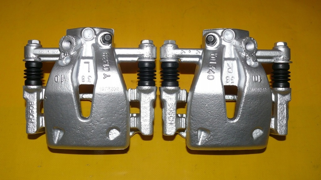 фото №1, Супорти лівий правий задня corolla verso ii 280/10 4-