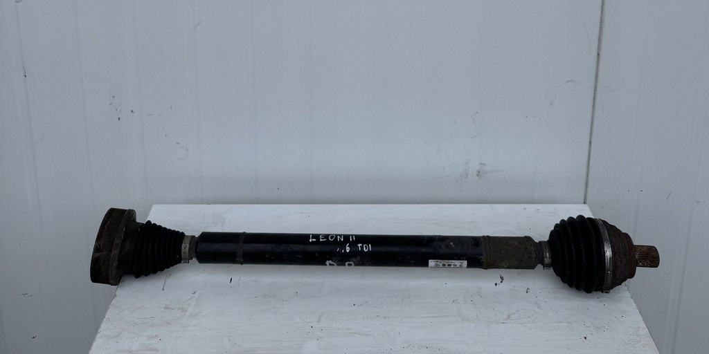 фото №1, Привідний вал права перед seat leon ii 1k0407272cc - wawa