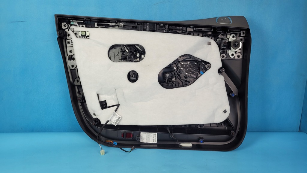 фото №12, Mercedes eqe w295 350+ 23r обшивка дверь правый перед a2957205001