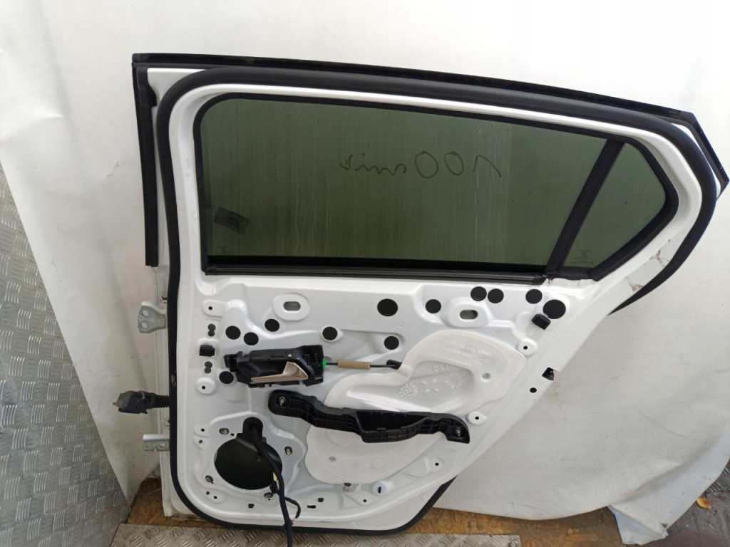 фото №9, Opel astra l hb дверь задняя правое ewp