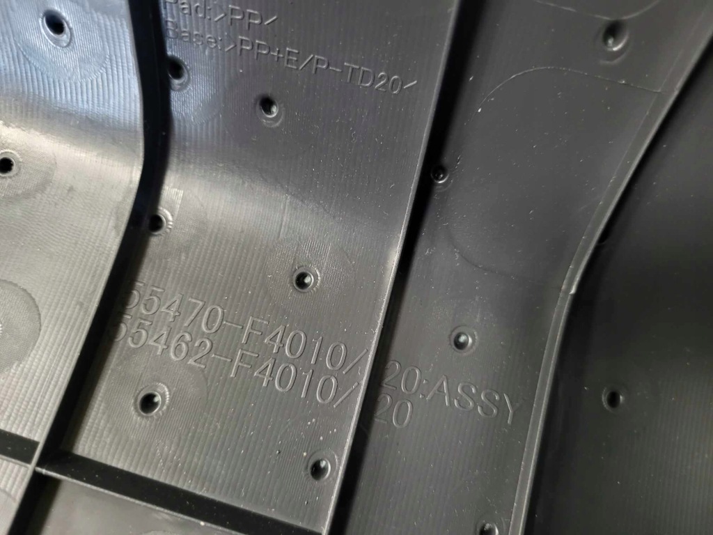 Накладка панели консоли toyota chr ch-r 55470-f4010 в Украине