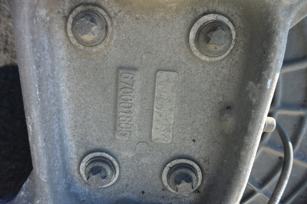 фото №7, Maserati ghibli quattroporte поворотный кулак ступица перед 2wd привод задняя