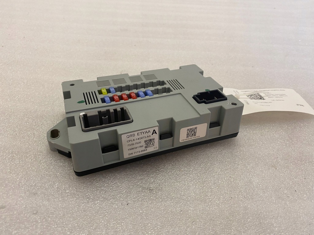 фото №5, Jaguar xe 2017 рамка / модуль запобіжників cpla14q073aa