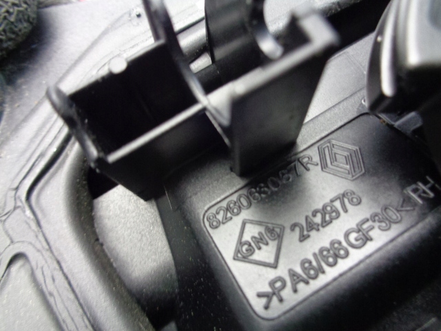 Ручка двері правий задня renault twingo iii в Україні