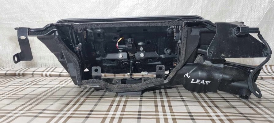 фото №8, Nissan leaf i крышка багажника порт зарядки камера