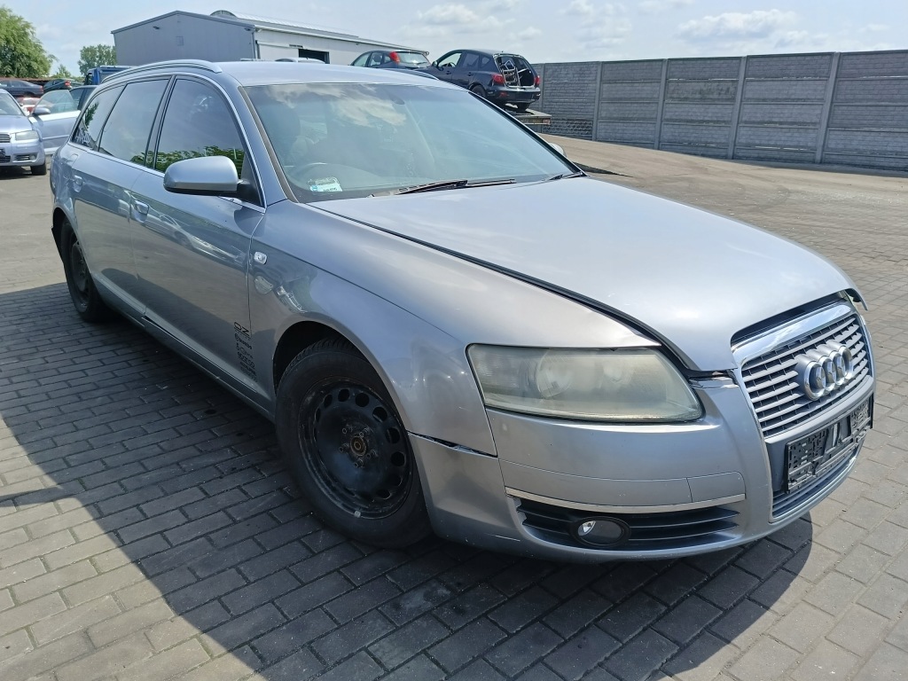 фото №12, Audi a6 c6 avant 05-08 бампер передний с решётка радиатора