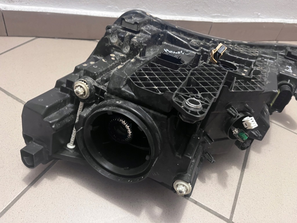 фото №14, Лампа передняя перед правая skoda superb iii 3 ксенон 15- 3v1941016b