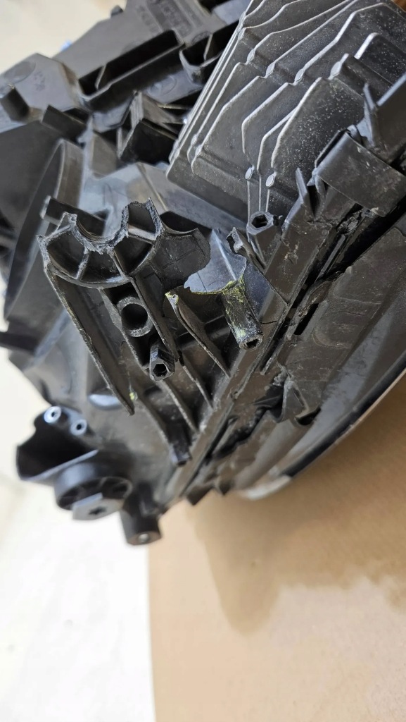 Фара правий перед передня mercedes gle ils a1669064003 Зі Шроту