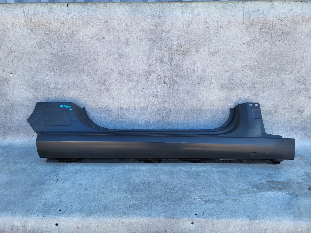 фото №1, Skoda octavia iii 5e0 порог правый новый обшивка