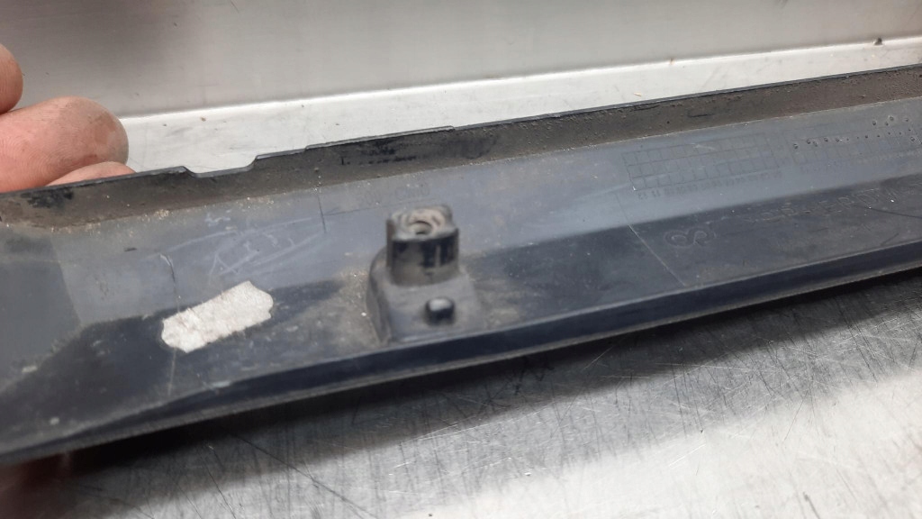 фото №9, Молдинг дверь нижняя левый задняя оригинальный номер 30661449 volvo s40 ii v50 04-12r