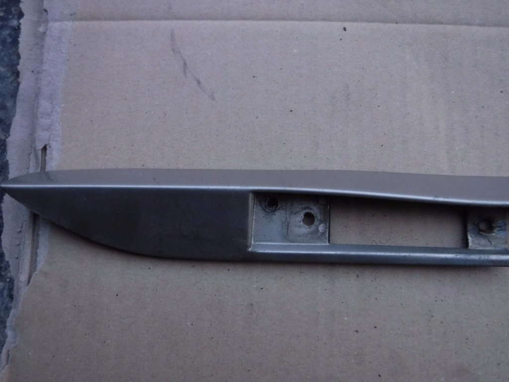 фото №2, Mercedes-benz оригінальний номер a1696830310 кронштейн кришки багажника