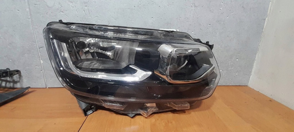 Купити Berlingo iii лампа правий перед 9816824780