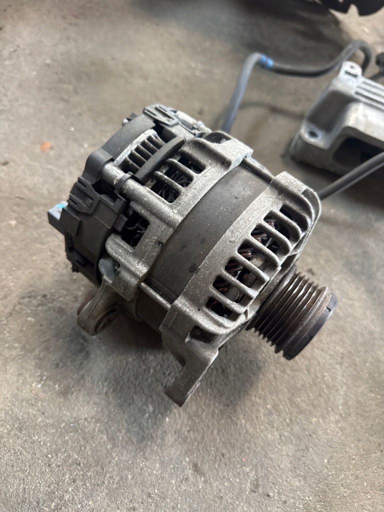 Купити Mercedes w247 w118 генератор 1.5 a0009062609