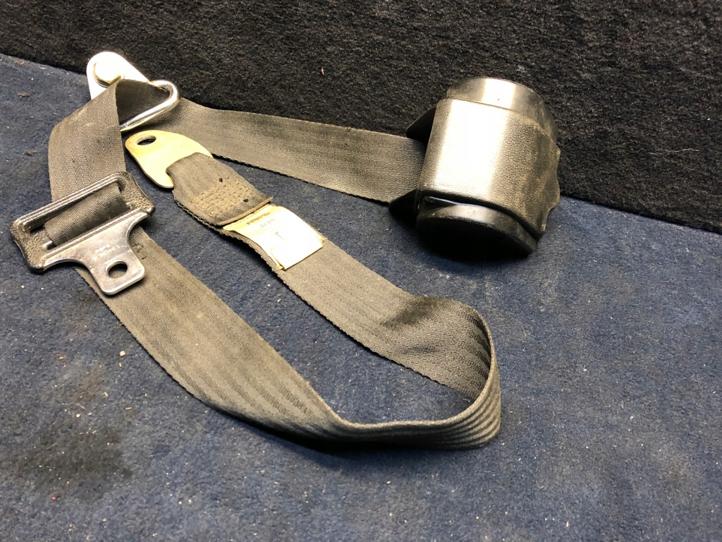 фото №1, Mercedes-benz w114 pas безопасности 1148601485