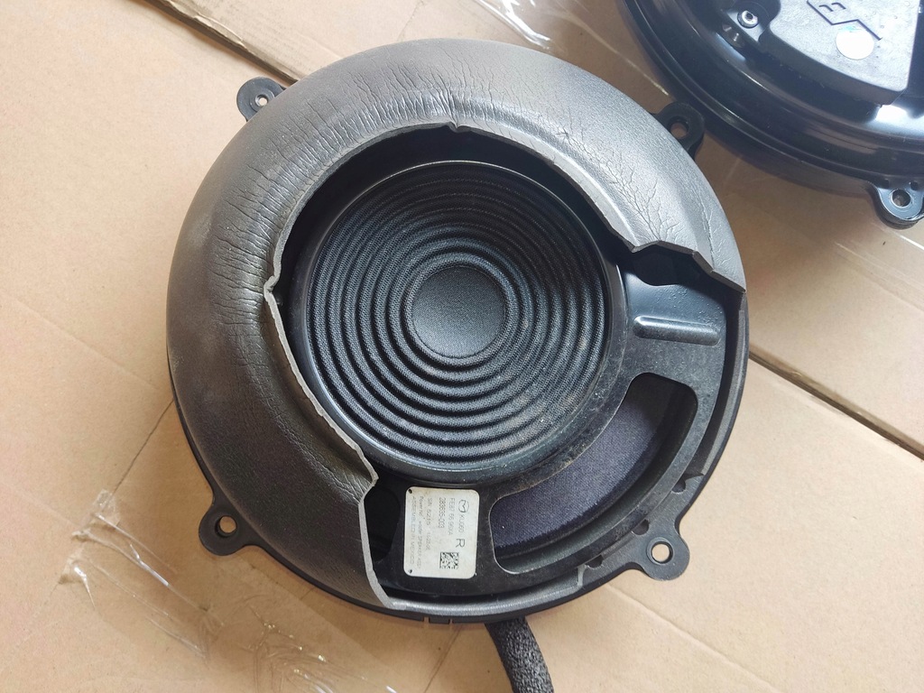 фото №4, Динамик левый + правый перед bose mazda rx8 rx-8 fe876696ya fe876696xa