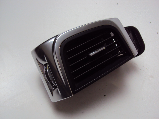 фото №1, Решітка обдув лівий перед jaguar e-pace 2017-