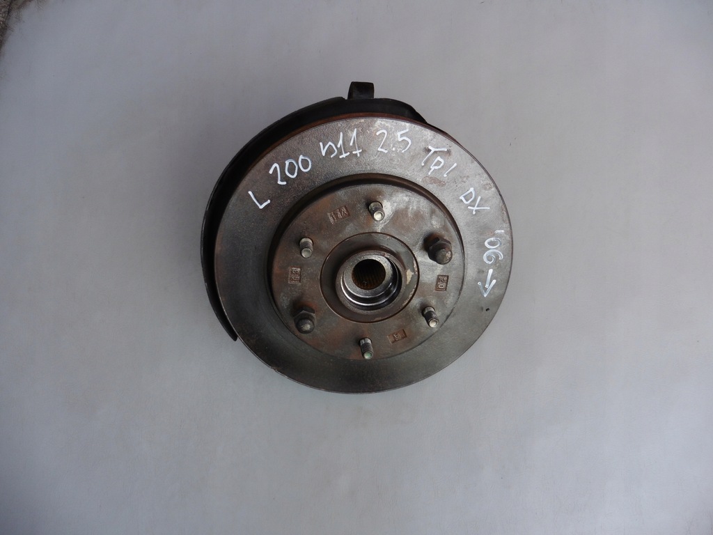 фото №1, Поворотный кулак ступица правый перед mitsubishi l200 2,5d