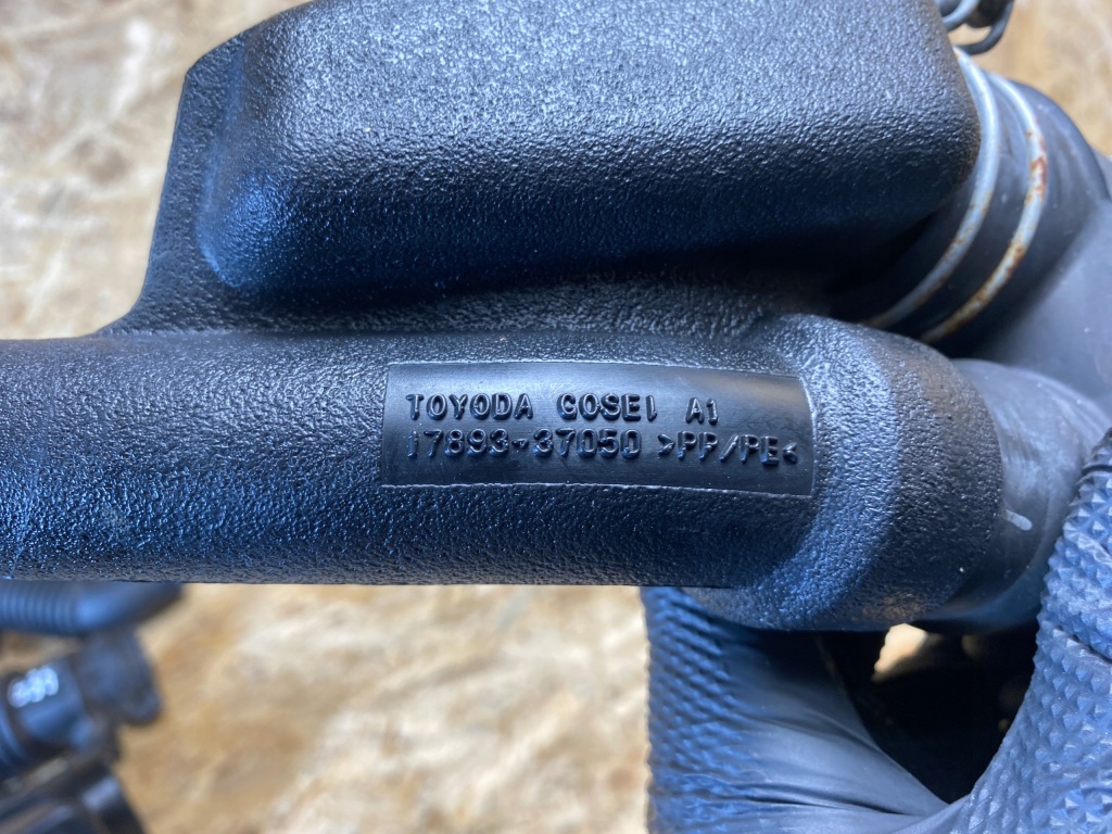 Купити Впуск повітрозабірник канал повітря lexus ct 200h 17893-37050 17880-37190 2011-