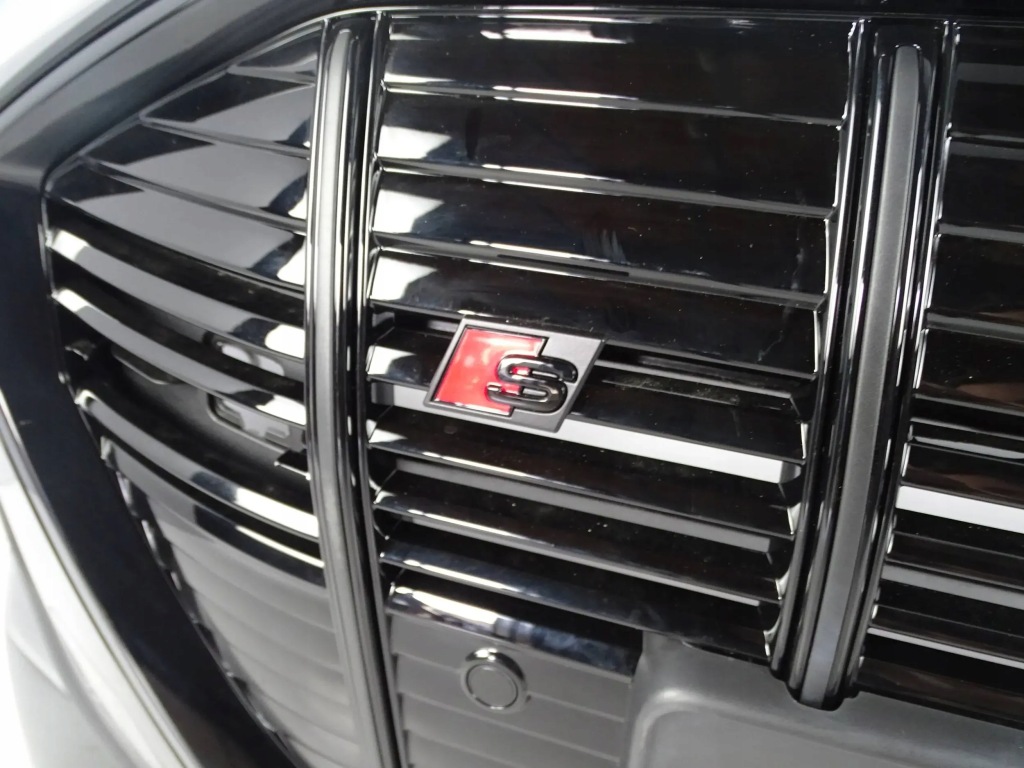 фото №8, Бампер перед передній audi e-tron 4ke s-line