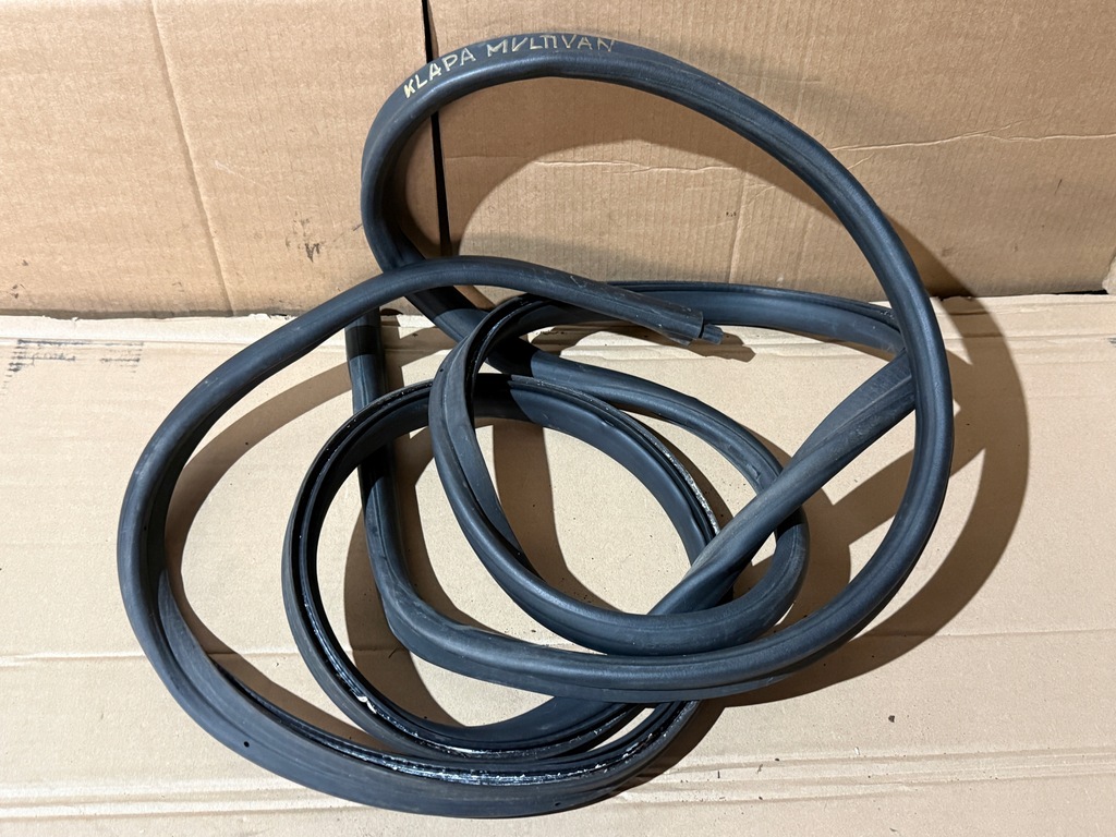 фото №1, Прокладка кришки багажника vw t5 multivan