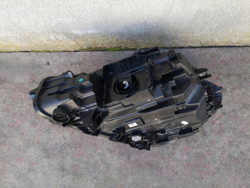 Bmw x1 f48 full led фара фара правый повреждённый в Украине