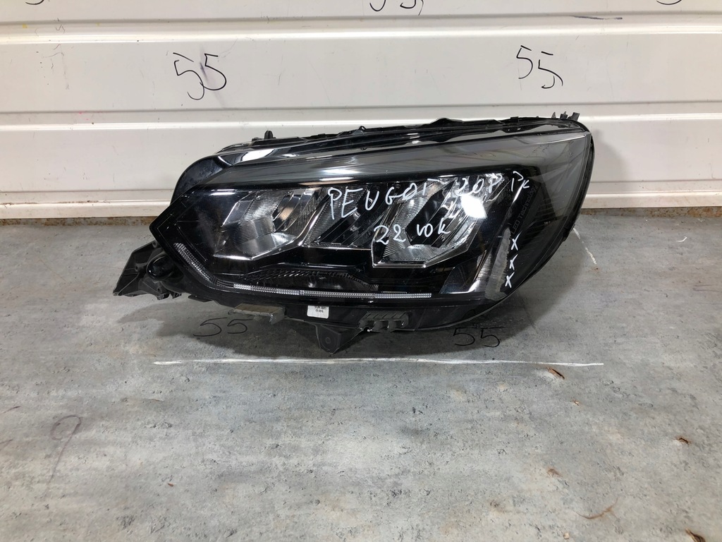 фото №1, Peugeot 208 ii отражатель передний перед full led левый 90200109