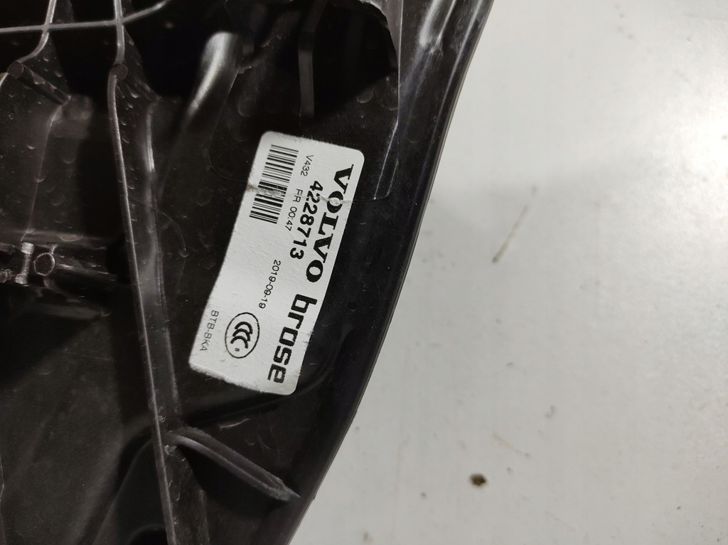 фото №10, Volvo v60 18r- підйомник скло правий задня