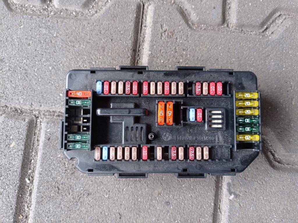 фото №1, Bmw f20 коробка предохранители 92611103