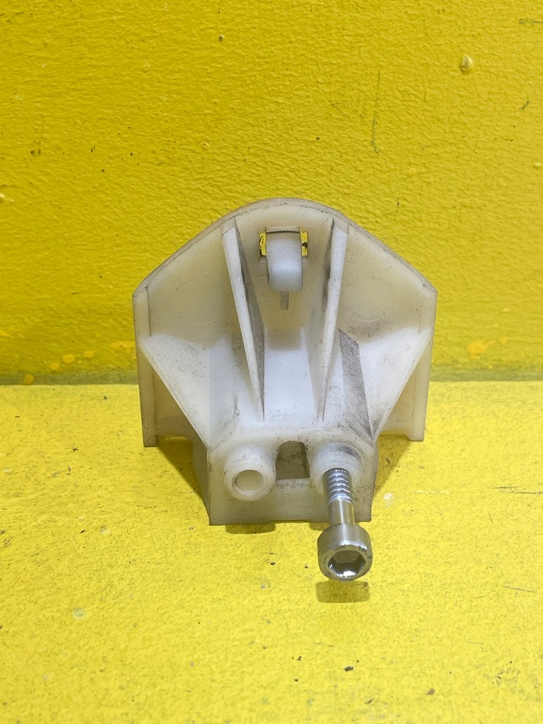 фото №4, Mini clubman r55 - кронштейн ручка левый перед