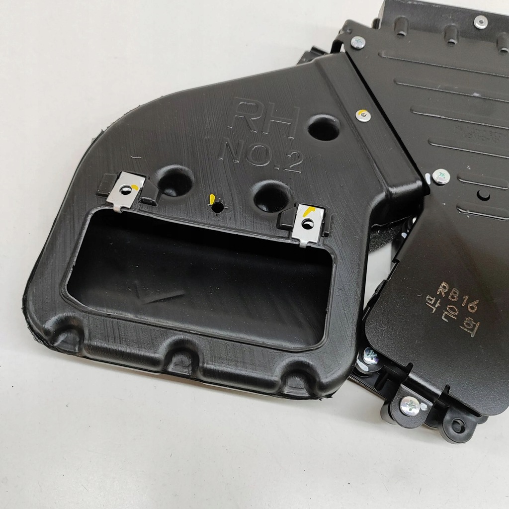 фото №7, Kia ev6 2022 частина труби впуску повітря