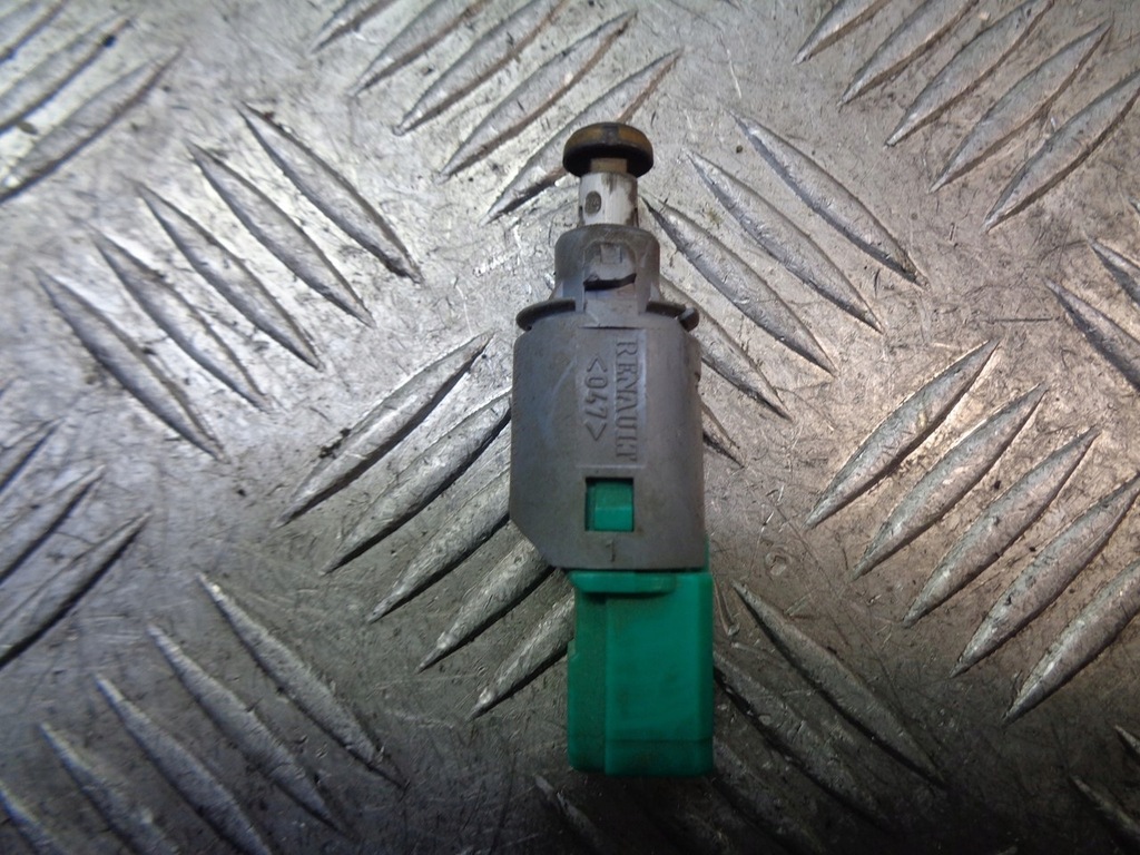 фото №1, Датчик педали сцепления scenic ii 8200168240 b