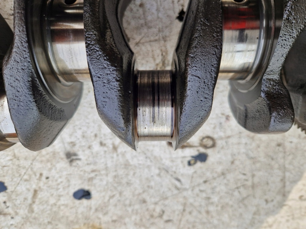 Wał коленчатый bmw f20 f10 f30 n47d20d 218 в Украине