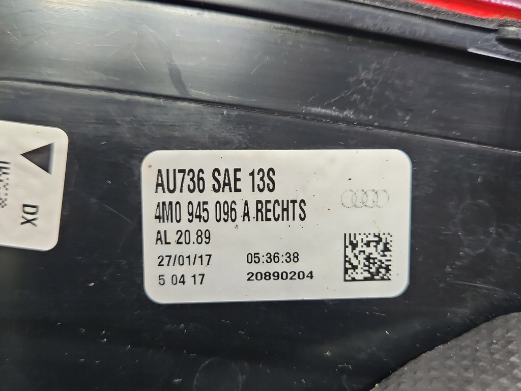 Лампа задній права бампера протитуманна audi q7 ii 4m 4m0945096a Ціна