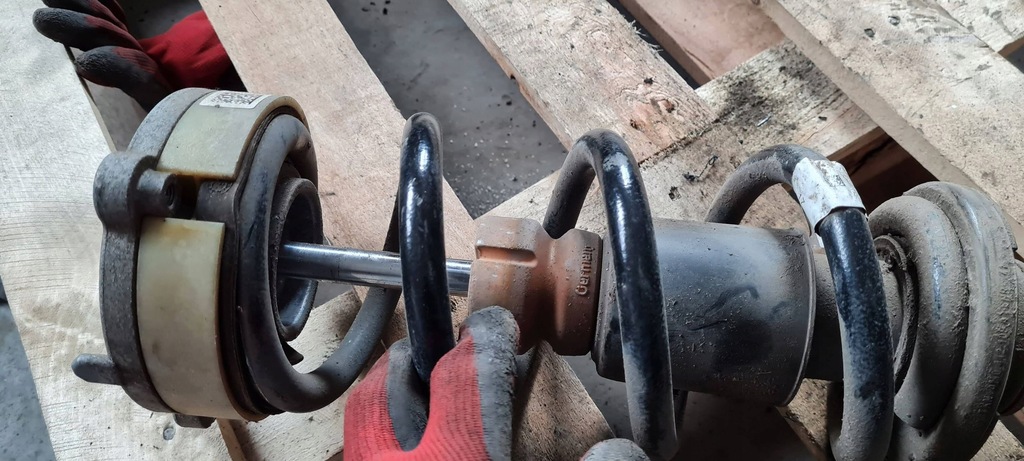 фото №15, A6 c8 4k амортизатор lrwy правый перед передний 4k0413031ah a7 4k