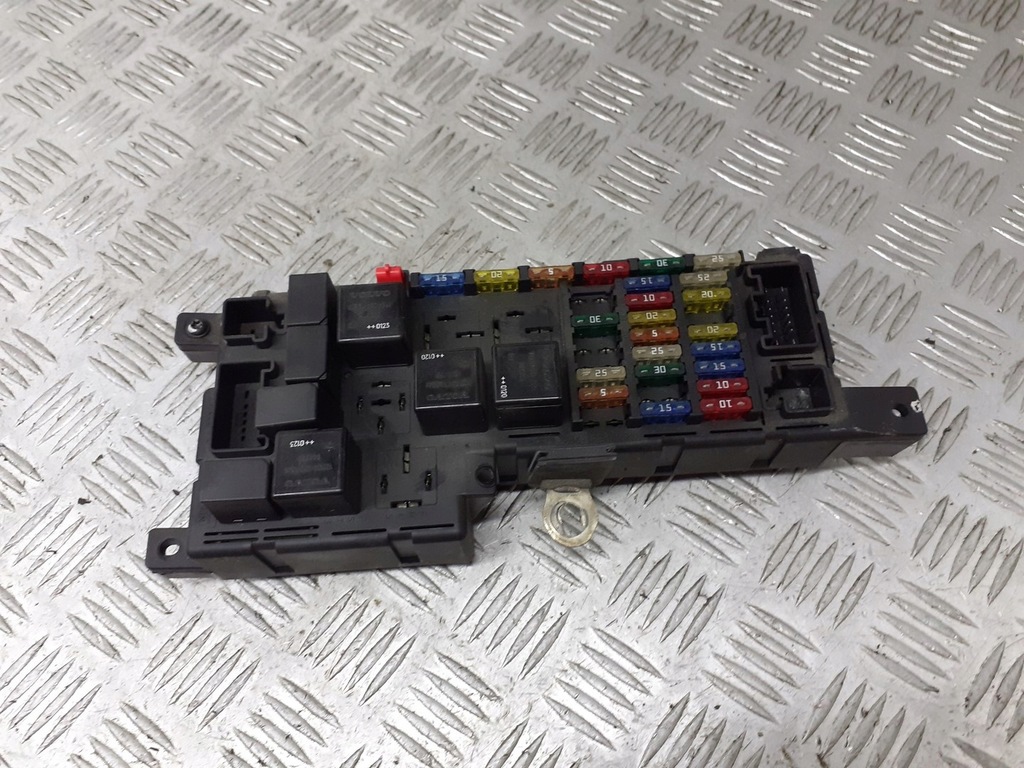 фото №1, Коробка предохранителей volvo v70 ii 2.4 t 9452993