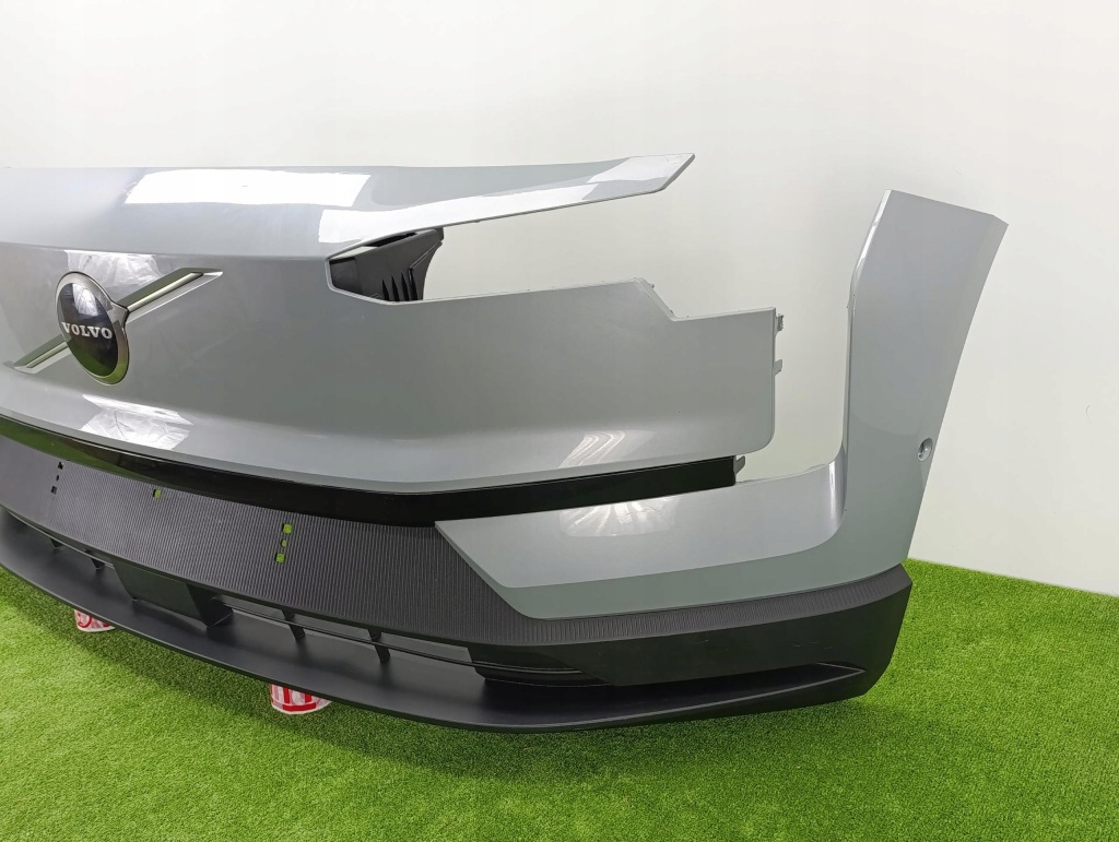 фото №10, Volvo ex30 бампер перед передний усилитель задние