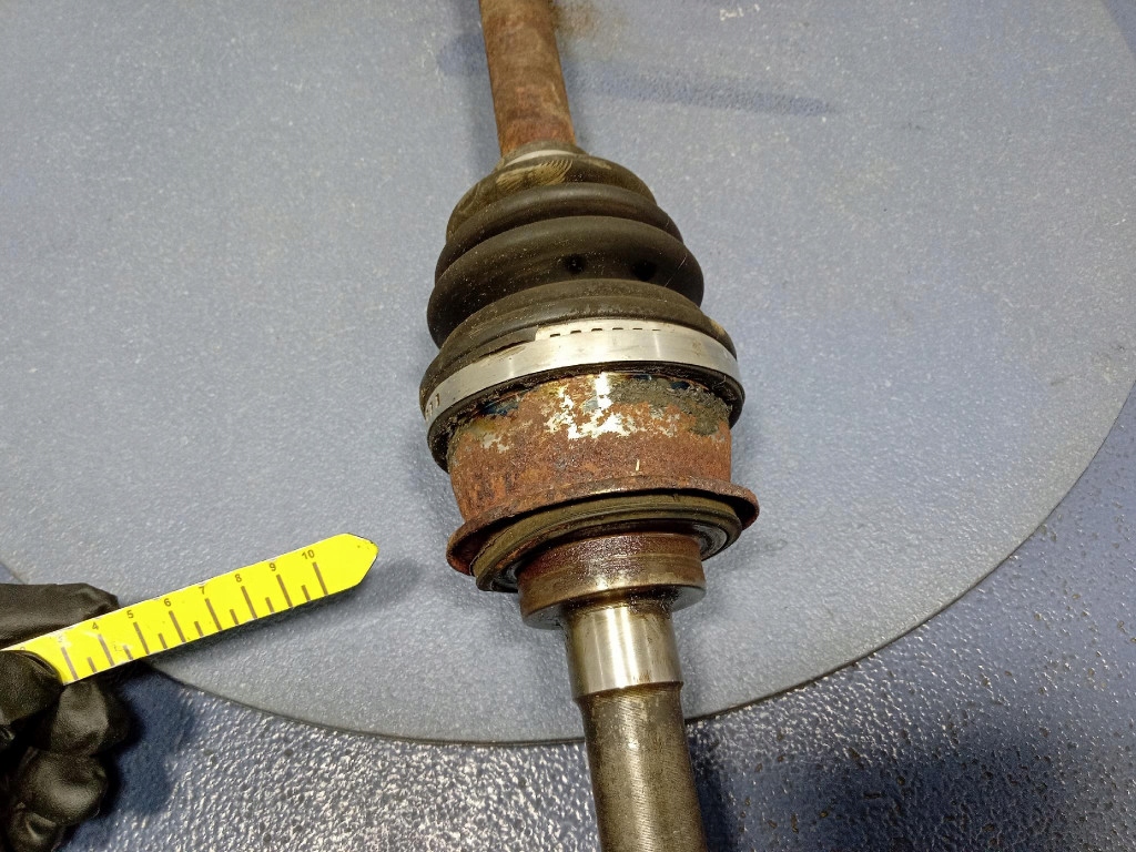 Suzuki vitara i lift 03- 2.7 173km 4wd at h27a приводной вал правая перед в Украине