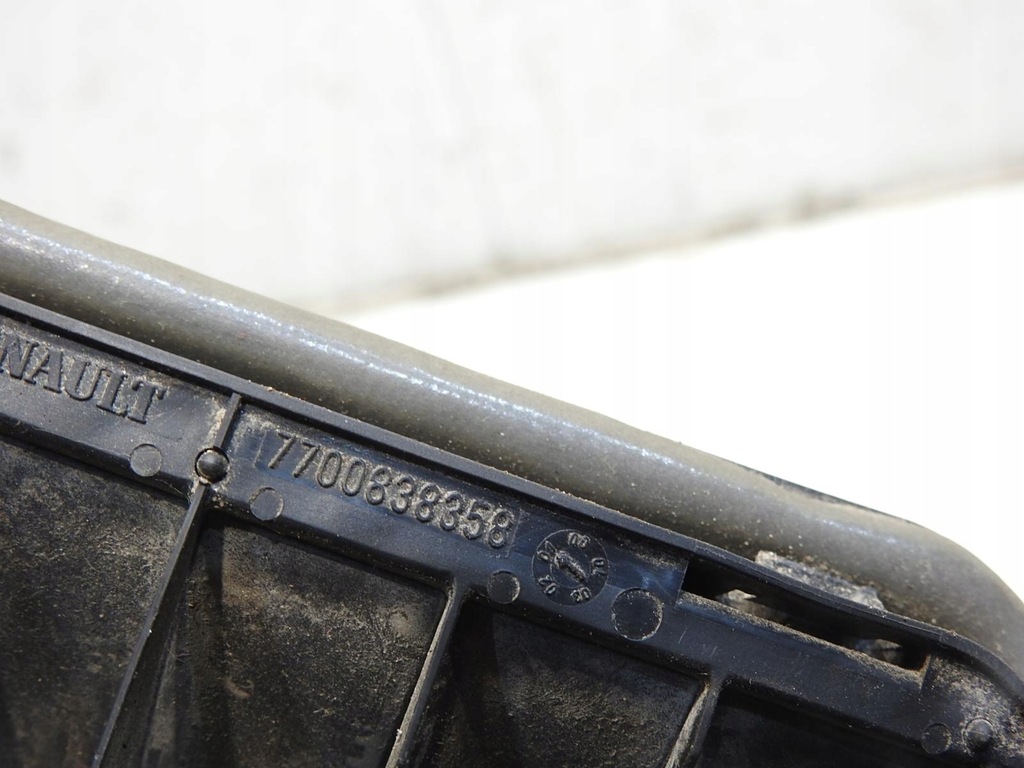 фото №6, Решётка вентиляционная перед renault trafic ii 7700838358