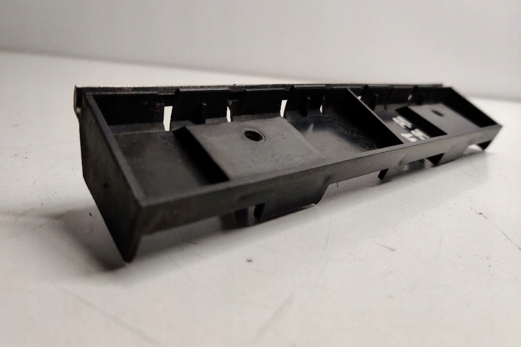 фото №9, Другое запчасти кузов bmw 1 e81 7169979 2.0l дизель 105kw 2009