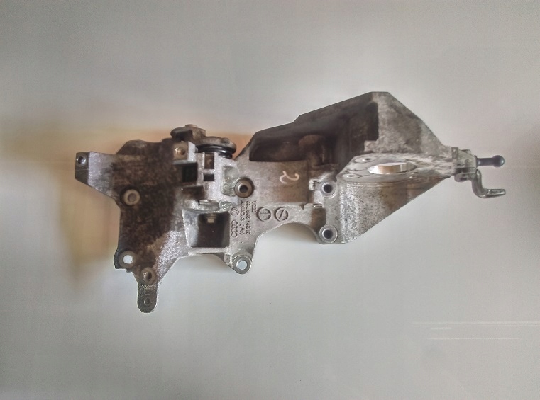 фото №1, Кронштейн кронштейн генератора 03l903143k 2.0tdi