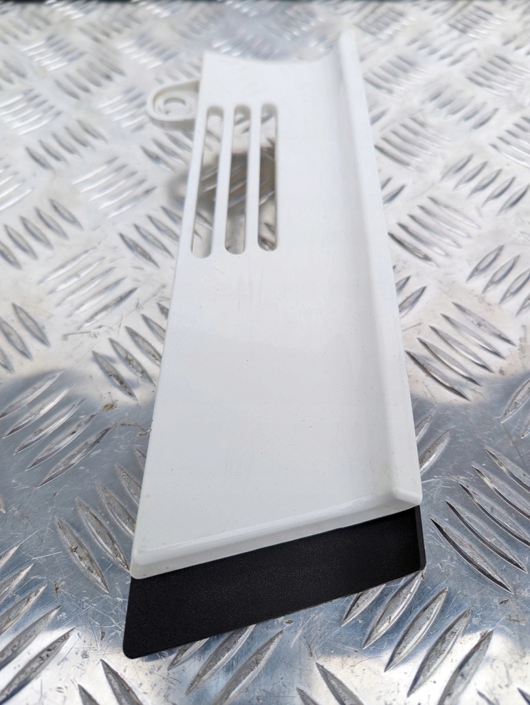 фото №2, Панель заглушка решётка scania ntg правая сторона