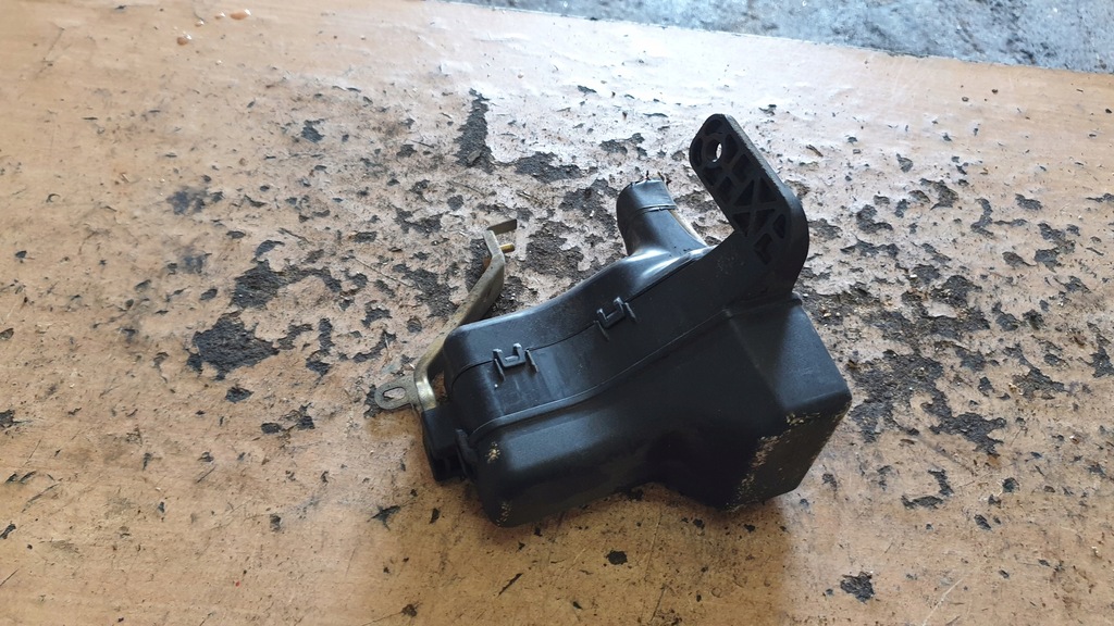 фото №1, Toyota avensis t25 коробка запобіжників