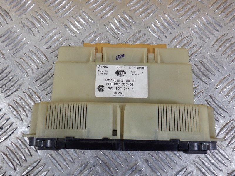 фото №11, Панель обдув 3b1907044a volkswagen golf iv 1.6 b