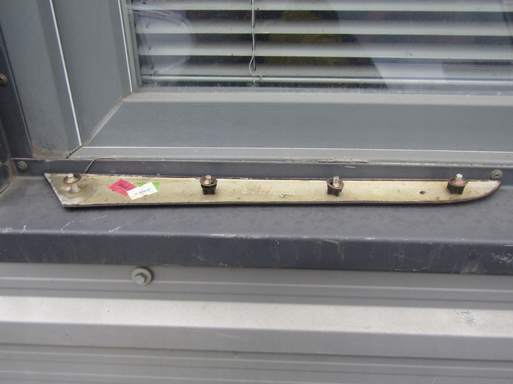 2 mercedes clk w208 98' купе ліва молдинг drewno w оббивка обшивки двері Доставка