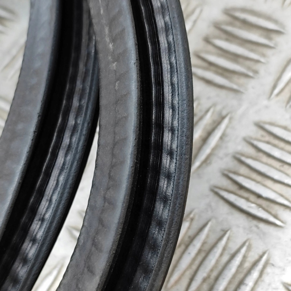 фото №7, Ford mustang vi 2015 правая сторона прокладка дверь передних