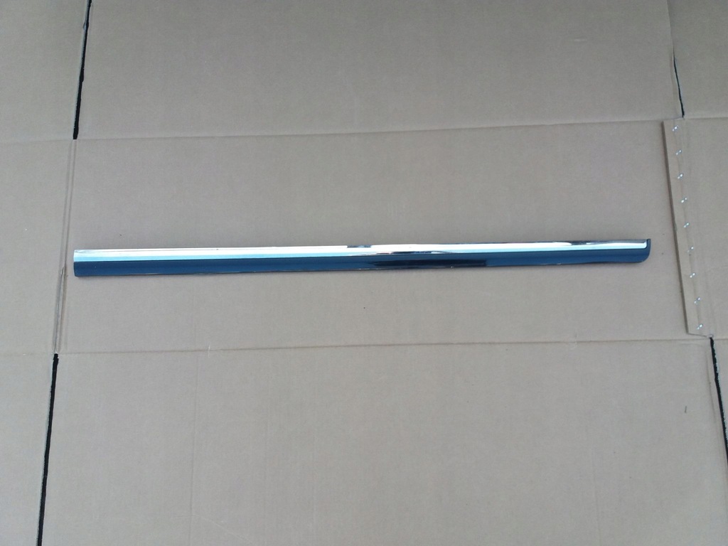 фото №1, Молдинг дверь правый перед vw passat b7 3aa