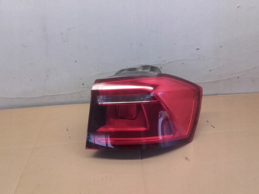 фото №1, Лампа задняя задняя правая vw golf sportsvan 510945093r