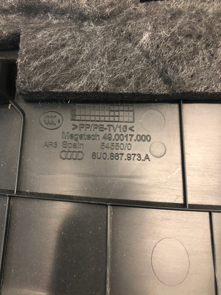 фото №8, Захист оббивка кришки багажника audi q3 8u 11-18r 8u0867973a 8u0867979a